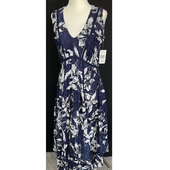 Taylor Dress Dresses & Skirts - Taylor Sleeveless Blue and Ivory Lace Size 4 Dress